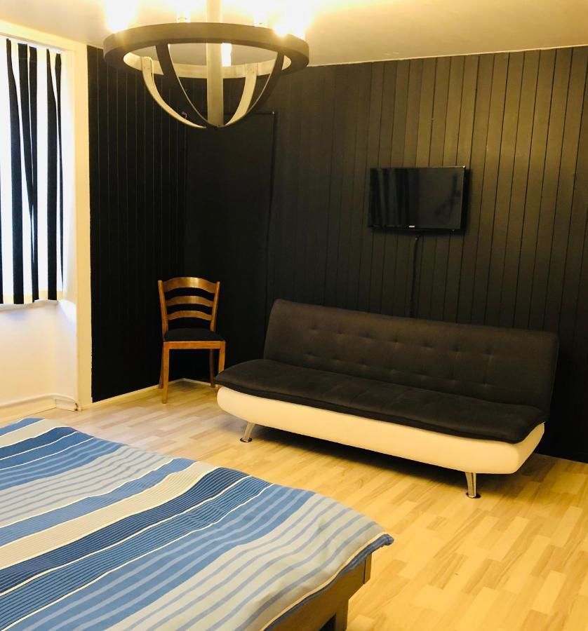 Salt - Pepper Apartment Fleurier ภายนอก รูปภาพ